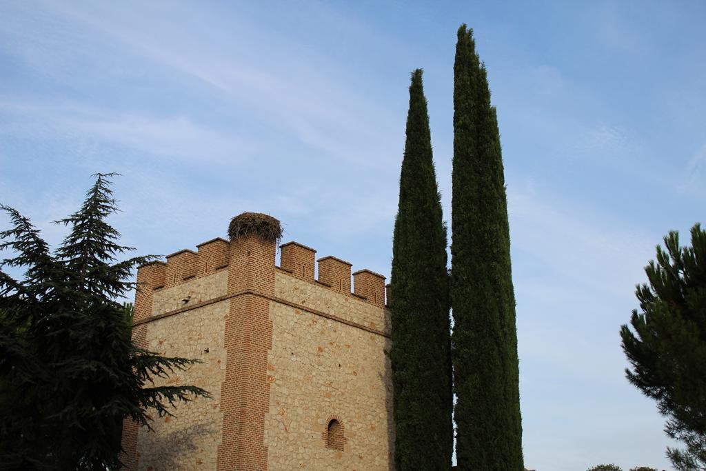 Hotel Cuatro Canos Alcala de Henares Bagian luar foto